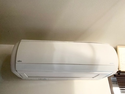 【美品】保証8年付　26畳自動掃除機能付エアコン　加湿器セット