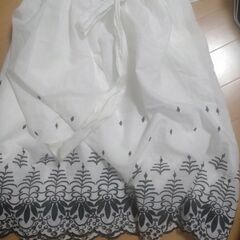 柄付きスカート