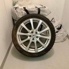 スタッドレスタイヤ（ホイール付） 5穴　215/45R17