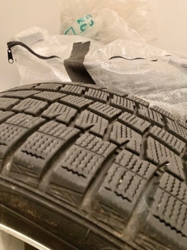 スタッドレスタイヤ（ホイール付） 5穴　215/45R17