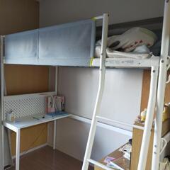 【3/20頃まで】【取りに来られる方】IKEAロフトベッド デスク付きの画像