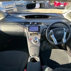 トヨタプリウス平成24年車  Sグレード　83,000KM 車検5年／9月の画像
