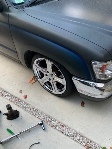 マナレイ　18インチ　215/40 タイヤホイール4本セット　5穴114.3