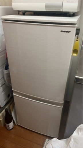 【2019年製】シャープ冷蔵庫137L