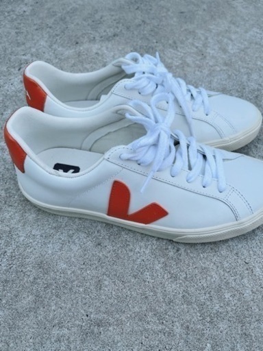 値下げします定価25000   VEJA ブランド　スニーカー