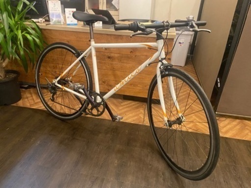 【クロスバイク】700x25c 6速　ホワイト