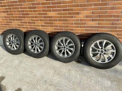 215/70R16  スタッドレスタイヤ　ホイールセット　デリカ　エクリプスクロス等