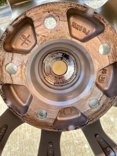 215/70R16  スタッドレスタイヤ　ホイールセット　デリカ　エクリプスクロス等