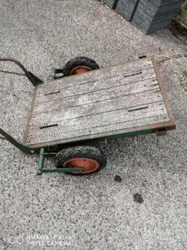 キャリアカー　荷車