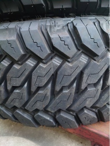 275/55R20 ホワイトレター モンスタ マッドテレーン　M/T 4本セット