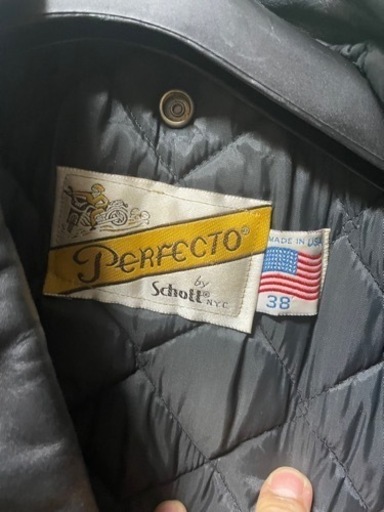 受け渡し待ち　Schott 革ジャン