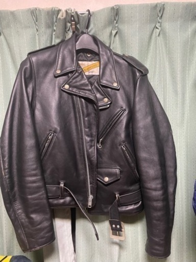 受け渡し待ち　Schott 革ジャン　