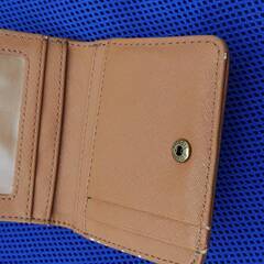 【値下げ1500円⇒1000円　早い者勝ち】FOSSIL　フォシル　財布　レディース　サイズ小さめの画像