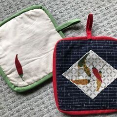 鍋つかみ２つ