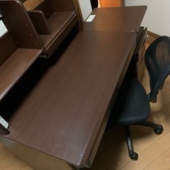 デスクと椅子