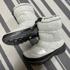 NORTHFACEヌプシブーツの画像