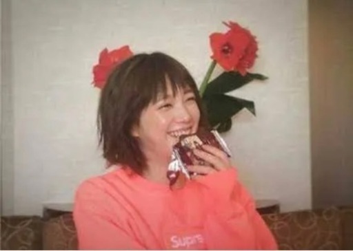 supreme Boxロゴ　本田翼　ピンク　スウェットシャツ　希少