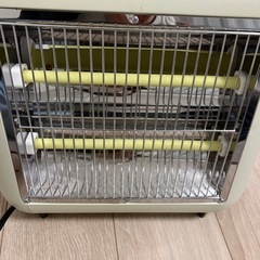 遠赤外線電気ストーブの画像