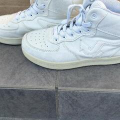 MADFOOTハイカットスニーカーの画像