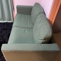 【値下げしました】IKEA  2人掛けソファ  ダークグリーンの画像