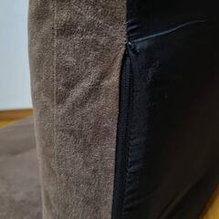 座椅子 茶色の画像