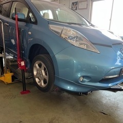 車両メンテナンス　リーフ　バッテリー入れ替え　工具セットの画像