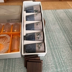 新品箱入りグラスセット　4ケースの画像