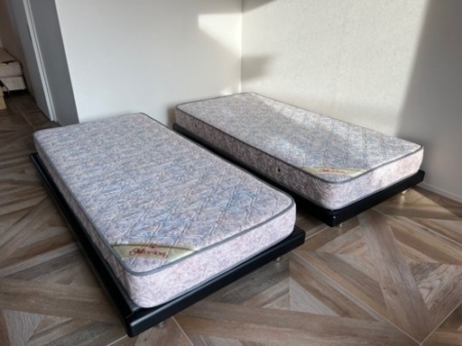 日本製マットレス付き　シングルベット　2台
