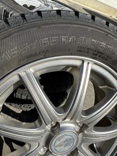 スタッドレスタイヤ　２０１６年式 １５５/６５Ｒ１４