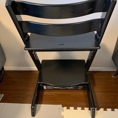 【取引中】ストッケ　ベビーチェア　黒の画像