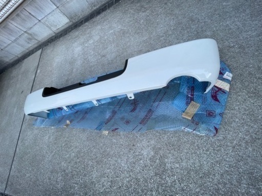 ハイエース　リアバンパー　新品　058