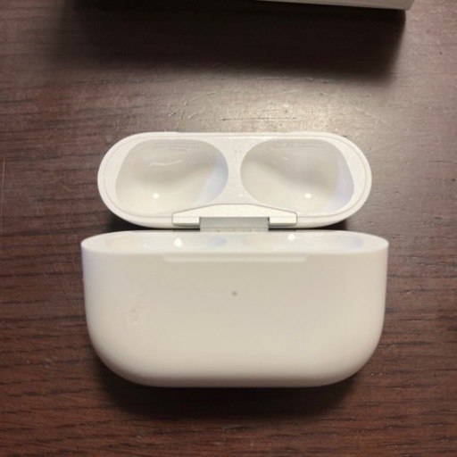 Apple AirPods Proケース (右耳あり)