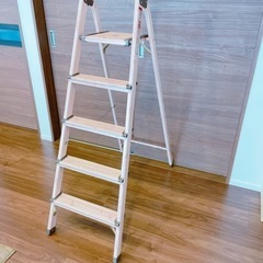 【お取引先決まりました】軽量 折りたたみ脚立 5段 ナチュラルの画像