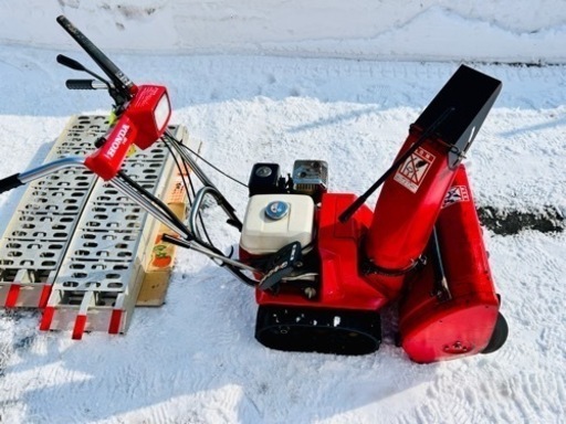 【商談中です。】狭いところで大活躍 5馬力 除雪機 HONDA HS555 雪丸 軽いので取り回しラクラク
