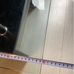 ガラステーブルの画像