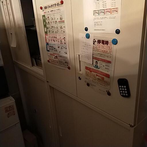 1つあたり縦40横80高さ180　未使用に近いオフィス用収納ロッカー