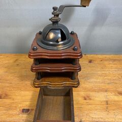 アンティーク風　レトロ　コーヒーミル＆ガラス瓶キャニスターの画像