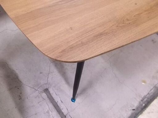 ダイニングテーブル 幅140cm 4人用 楕円形 丸み テーブルのみ イスなし 木製 木目 北欧系 札幌市東区 新道東店
