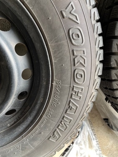 ハイエース　200系　スタッドレスタイヤ　ヨコハマ　ジオランダー　YOKOHAMA GEOLANDAR 4本セット　195/80/R15