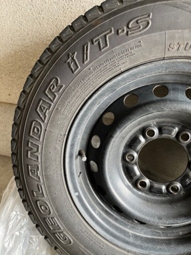 ハイエース　200系　スタッドレスタイヤ　ヨコハマ　ジオランダー　YOKOHAMA GEOLANDAR 4本セット　195/80/R15