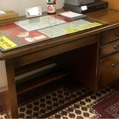 アンティーク風の書斎机・学習机