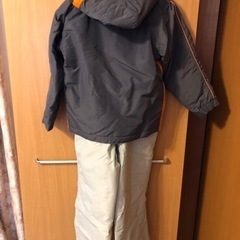 中古　スノーボードウェア上下　130サイズ　オマケでグローブの画像