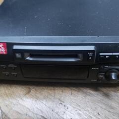 MDプレーヤーとリモコンのセットの画像