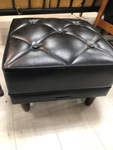 取りに来れる方限定！カリモク60のオットマンです！