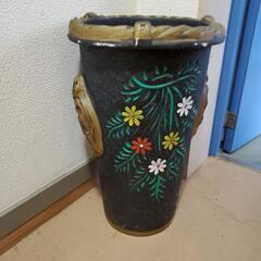 取りに来て頂ける方限定　傘立ての画像