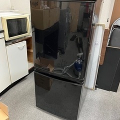 シャープ冷蔵庫　2016年製　7日16時前後で取りに来てくれる方に