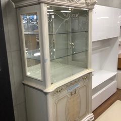 2枚扉大型コレクションボード　棚板ガラス欠け、棚受けクッション欠品