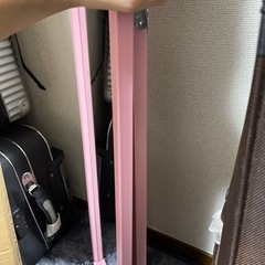 木製スタンドミラーの画像