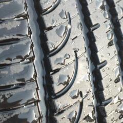 Yokohama 215 / 70 R16 の画像