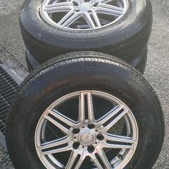 Yokohama 215 / 70 R16 